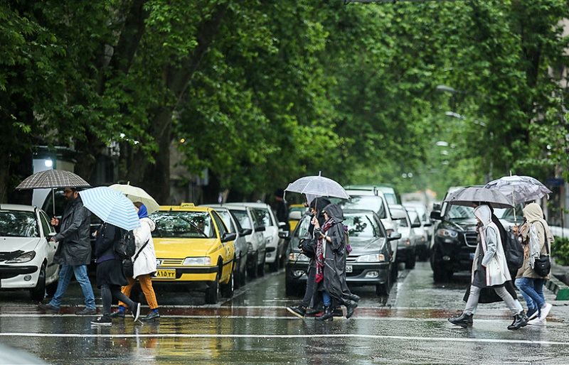 باد و باران در راه تهران