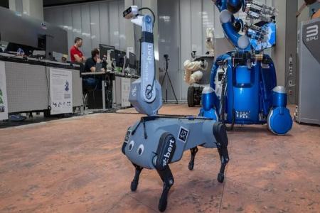 کنترل یک سگ رباتیک از فضا