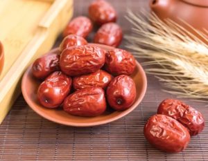 ۳ نوع دمنوش گیاهی برای رفع خستگی و افزایش هوشیاری در خانه‌تکانی عید + توصیه‌های طب سنتی